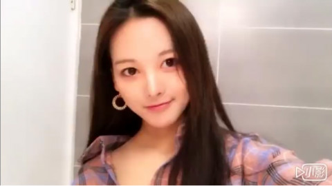 女人味日常穿搭